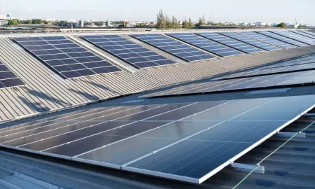 Installation de panneaux solaires sur les toitures et accord de l’Architecte des Bâtiments de France